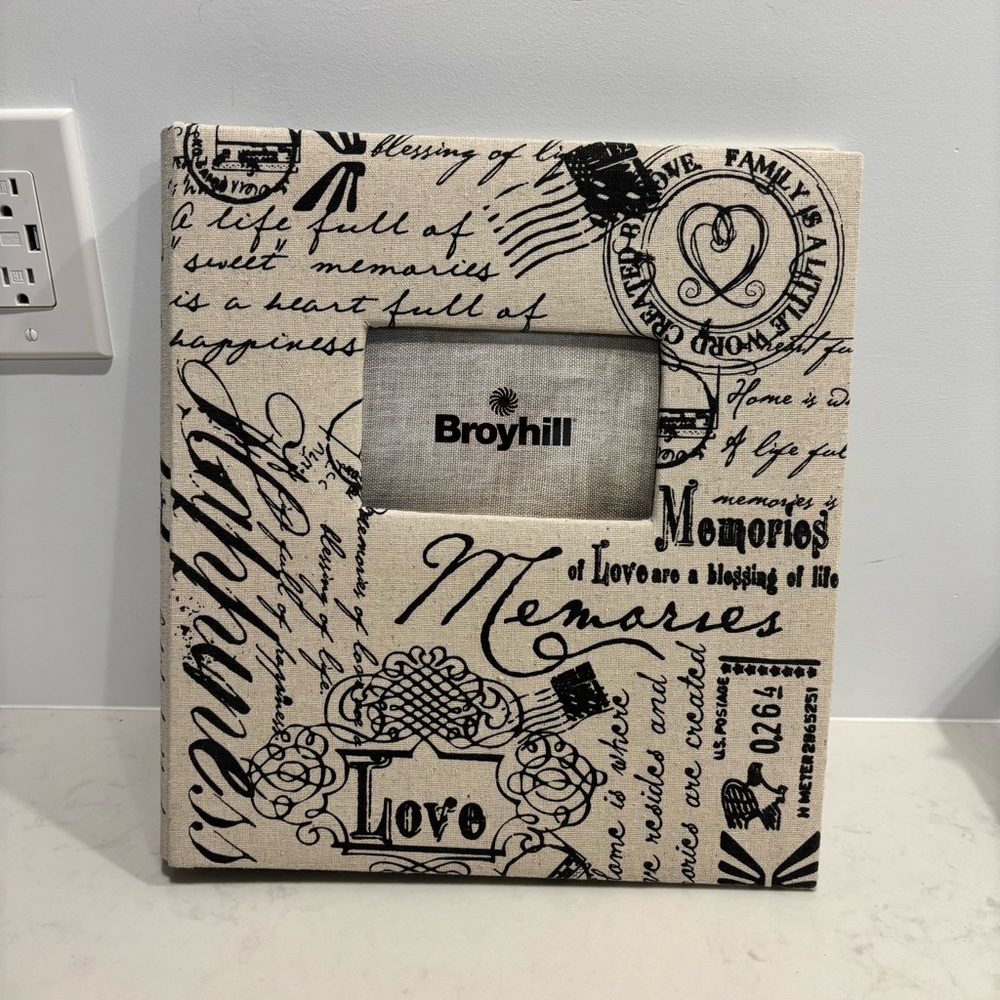 Broyhill large Script Pattern Photo album